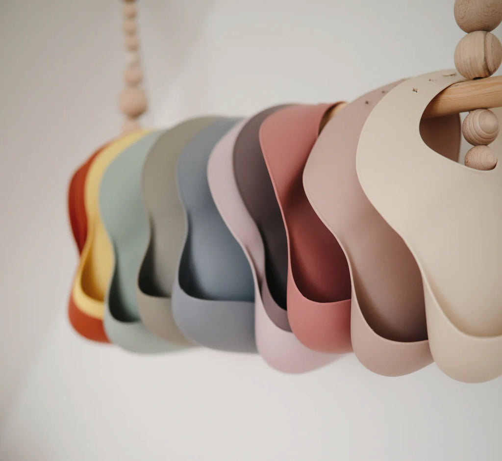 MUSHIE SILICONE BIB