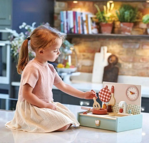 Promoting Imagination And Creativity Through Free Play With Kitchen Playsets